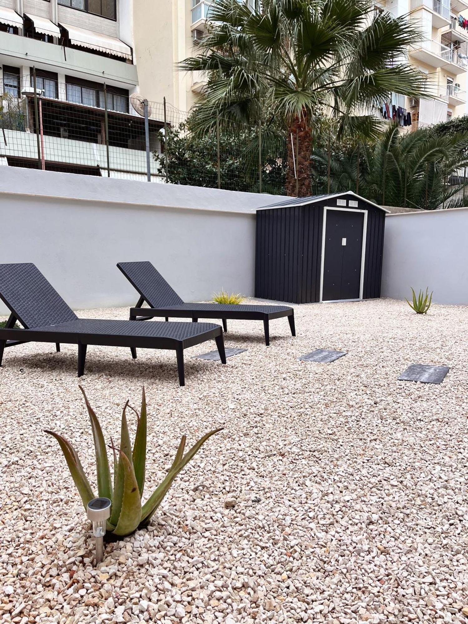 100 Sqm Terrace, Close To The Old Town & Shopping Area & Harbour Apartment Bari